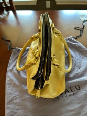 Uptown Leather Tote Bag - Yellow -